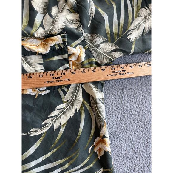 Tommy Bahama Button Shirt Medium Hawaiian Floral Green Short Sleeve Pocket Beach - Picture 7 of 11